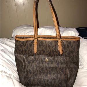 Micheal Kors Purse